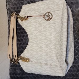 Excellent condition bag. Small ink stains inside. Shown in pictures.